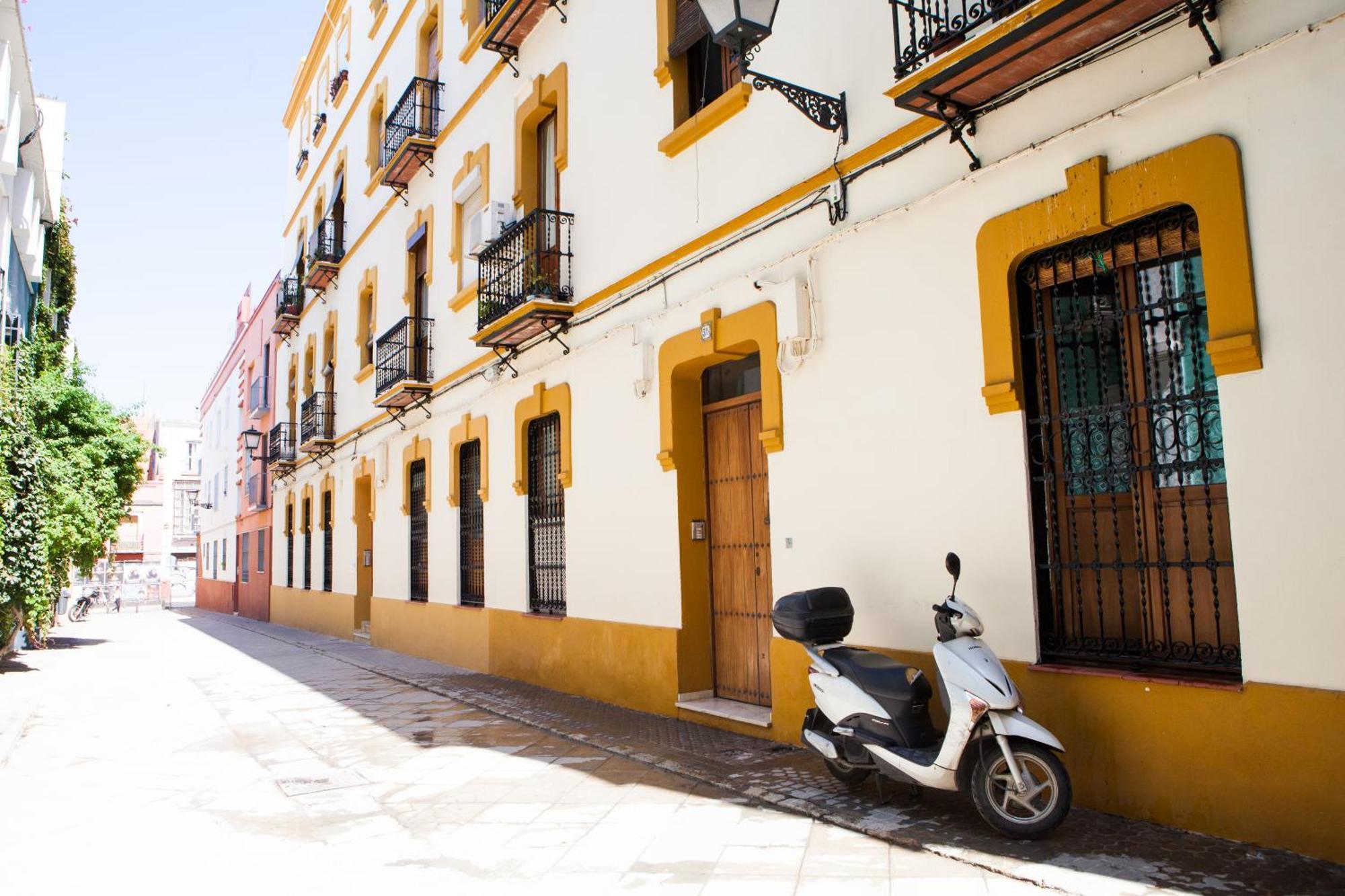 Zona Alameda De Hercules Silencioso Seville Exterior photo
